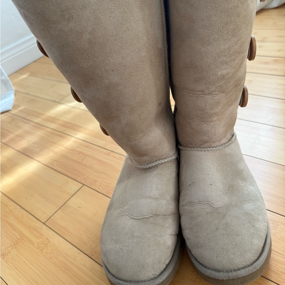 UGG Women's Tan Suede Winter Boots size 9